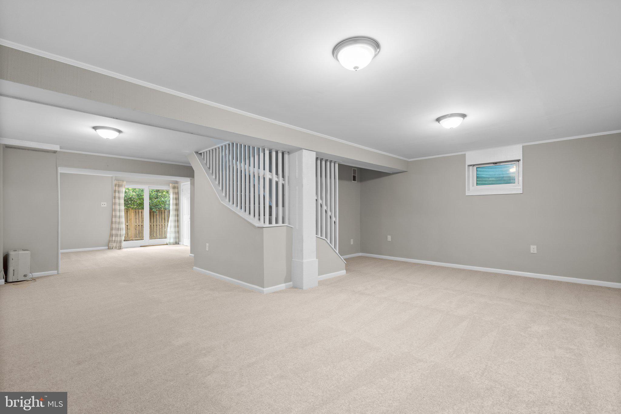 2360 Albot Road Reston, VA 20191 - Photo 26 of 35 an empty room with windows
