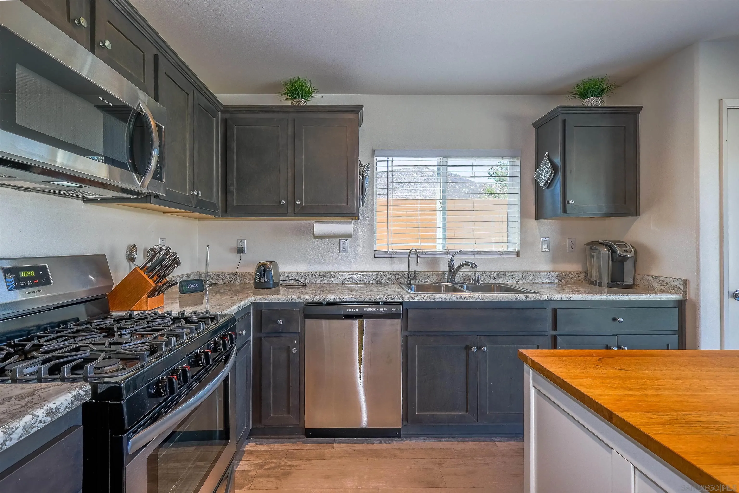 29499 Beeler Road Winchester, CA 92596 - Photo 2 of 24 Gallery Image 2