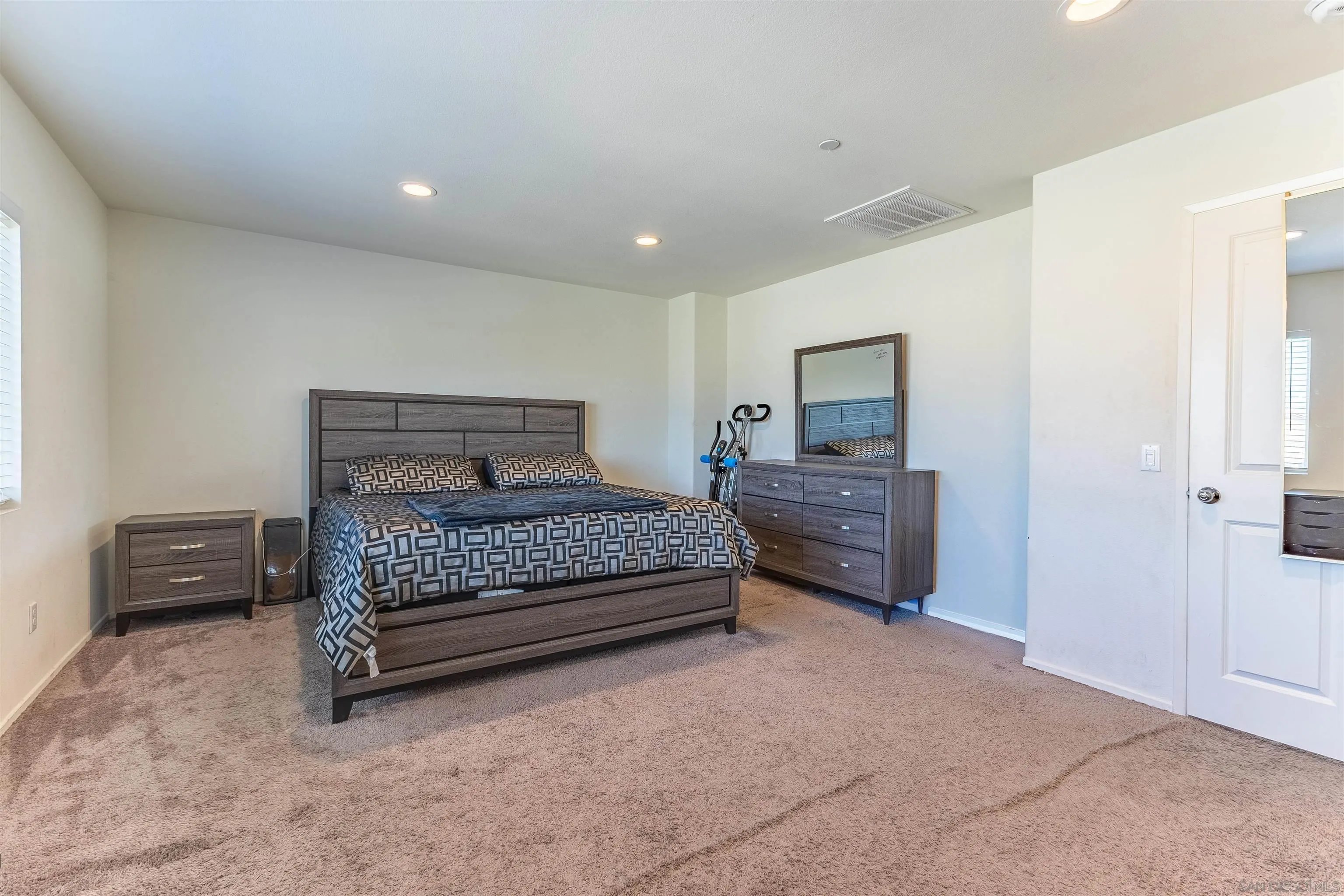 29499 Beeler Road Winchester, CA 92596 - Photo 9 of 24 Gallery Image 9