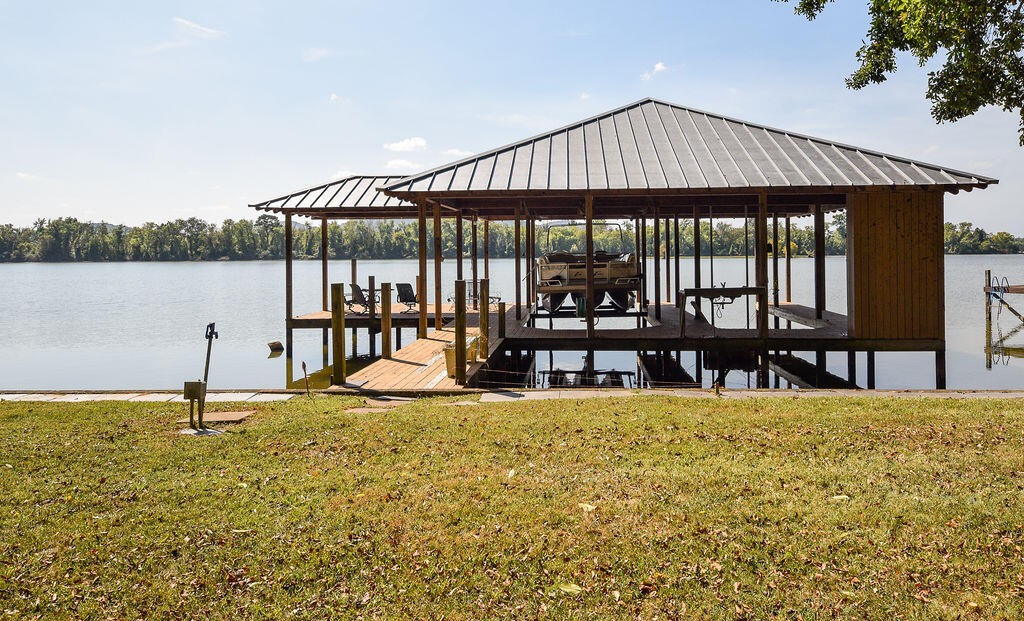 20 Hiwassee Circle Decatur, TN 37322 - Photo 3 of 33 a swimming pool view with a lake view