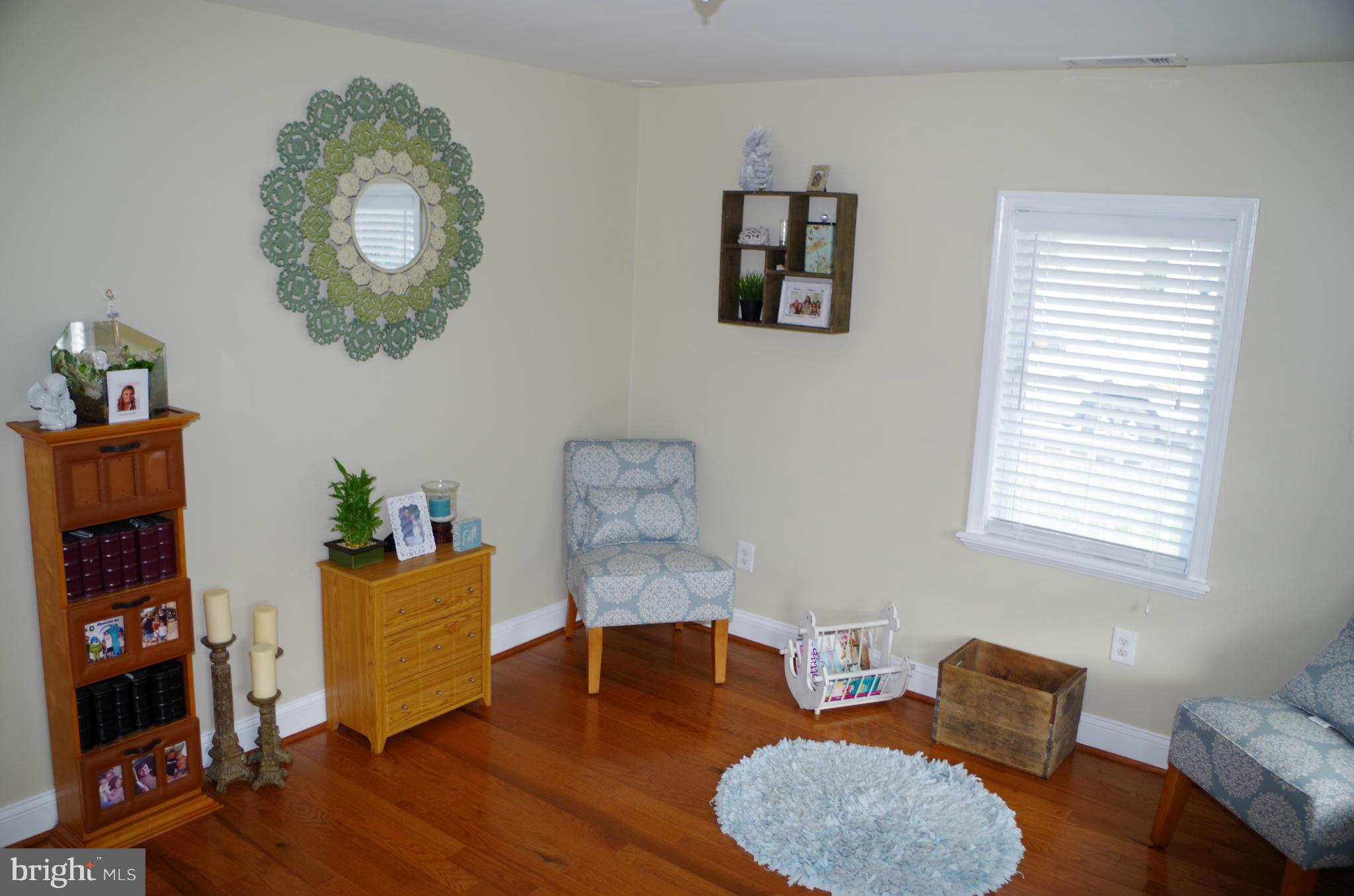 7332 Chesapeake Road Baltimore, MD 21220 - Photo 4 of 30 Living Room