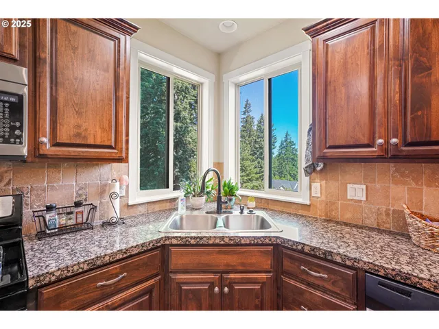 $699,990 | 36729 Katrina Street, Sandy, OR 97055