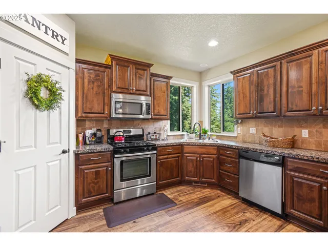 $699,990 | 36729 Katrina Street, Sandy, OR 97055