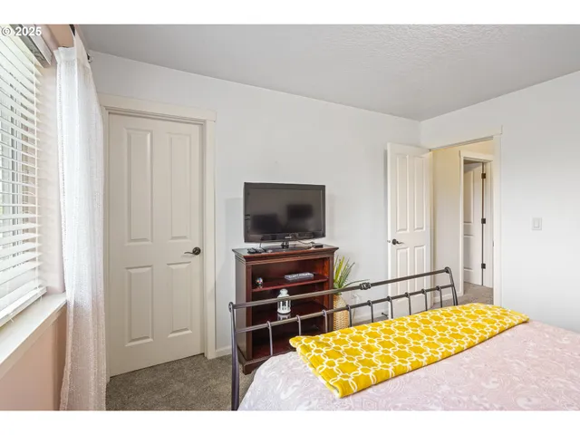 $699,990 | 36729 Katrina Street, Sandy, OR 97055