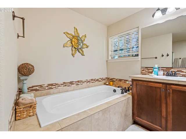 $699,990 | 36729 Katrina Street, Sandy, OR 97055