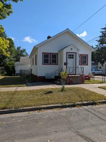 $330,000 | 427 16th Avenue North, St. Cloud, MN 56303