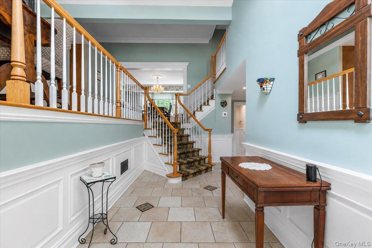 100 Cabot Road Massapequa, NY 11758 - Photo 4 of 49