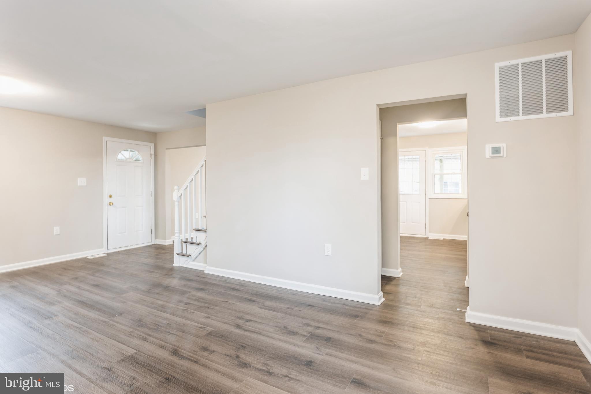 7018 Deerfield Road Pikesville, MD 21208 - Photo 3 of 15 Living Area