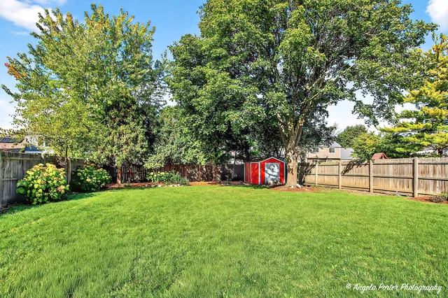 $3,250 | 1161 Hampton Lane, Mundelein, IL 60060