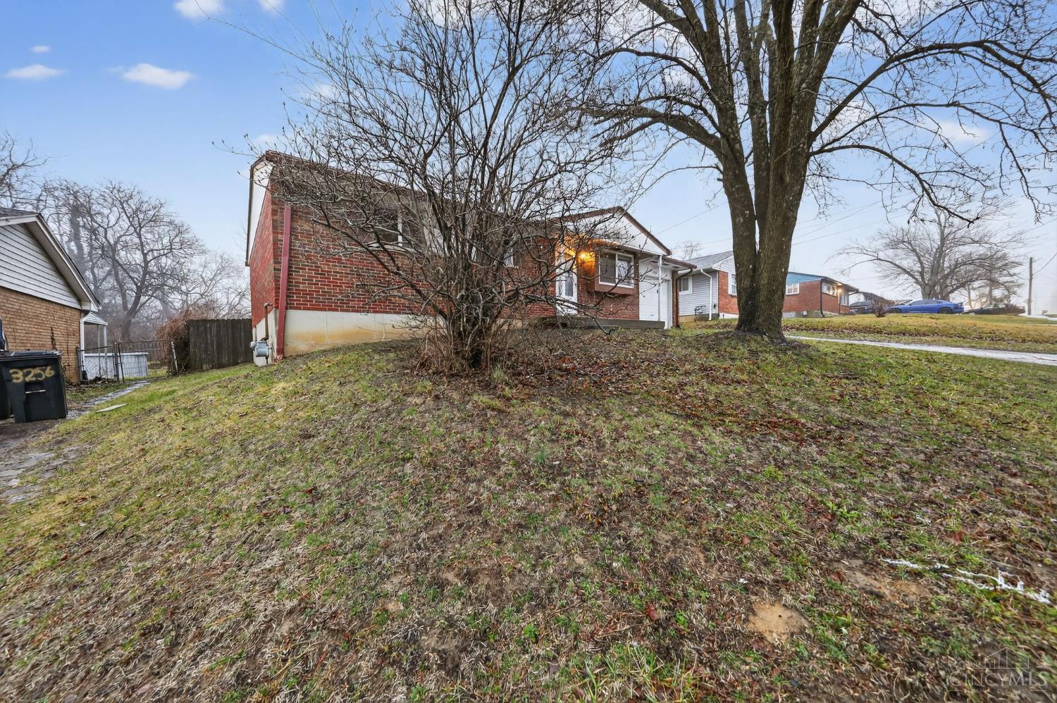 3250 Springdale Road Cincinnati, OH 45251 - Photo 3 of 30
