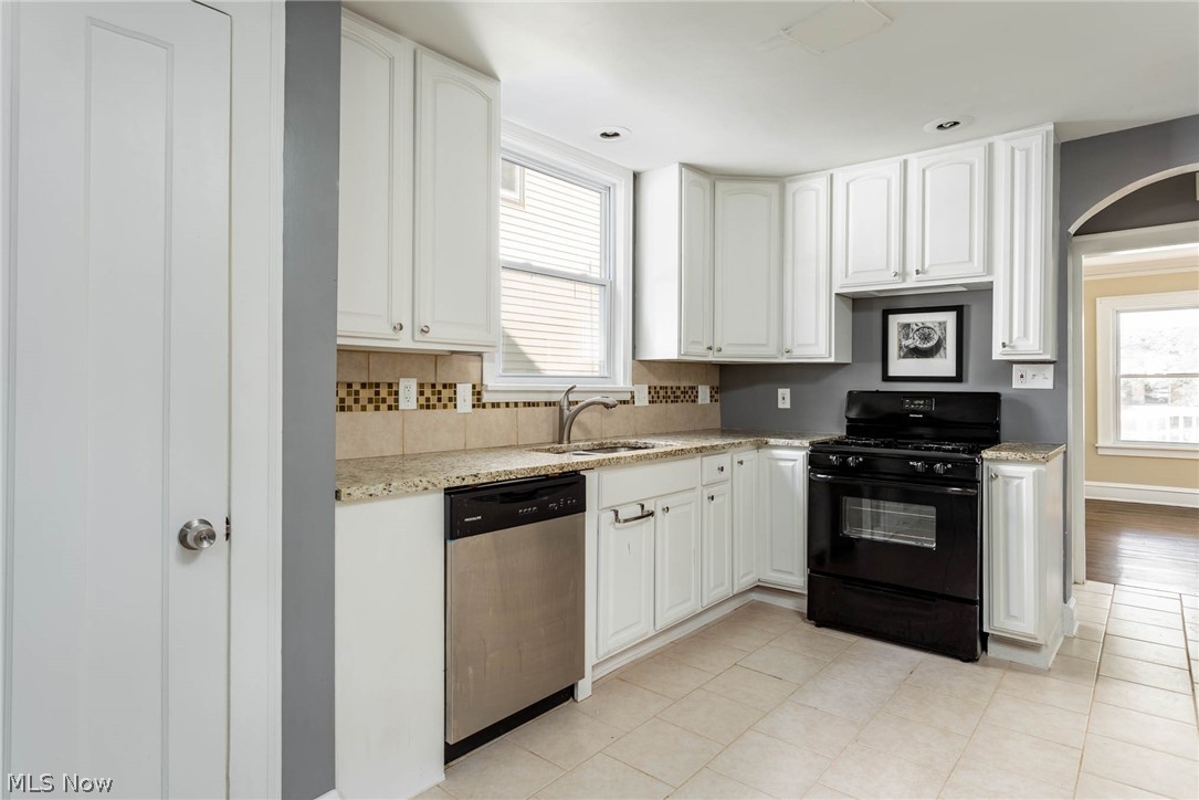3478 Northcliffe Road Cleveland, OH 44118 - Photo 5 of 31