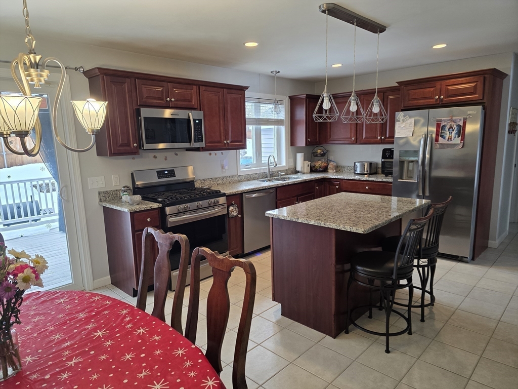 229 Concord Street Fall River, MA 02723 - Photo 10 of 40