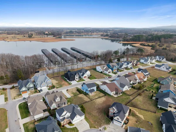 $564,900 | 44 Hammock Court, Winchester, TN 37398