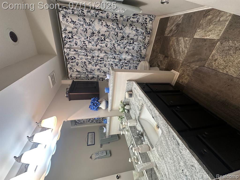10294 Mcgregor Road Pinckney, MI 48169 - Photo 16 of 21