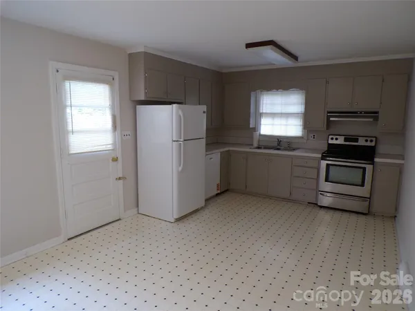 $300,000 | 886 Hess Road, Concord, NC 28025