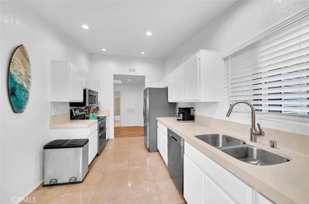 70 Corniche Drive, Unit H Dana Point, CA 92629 - Photo 7 of 20