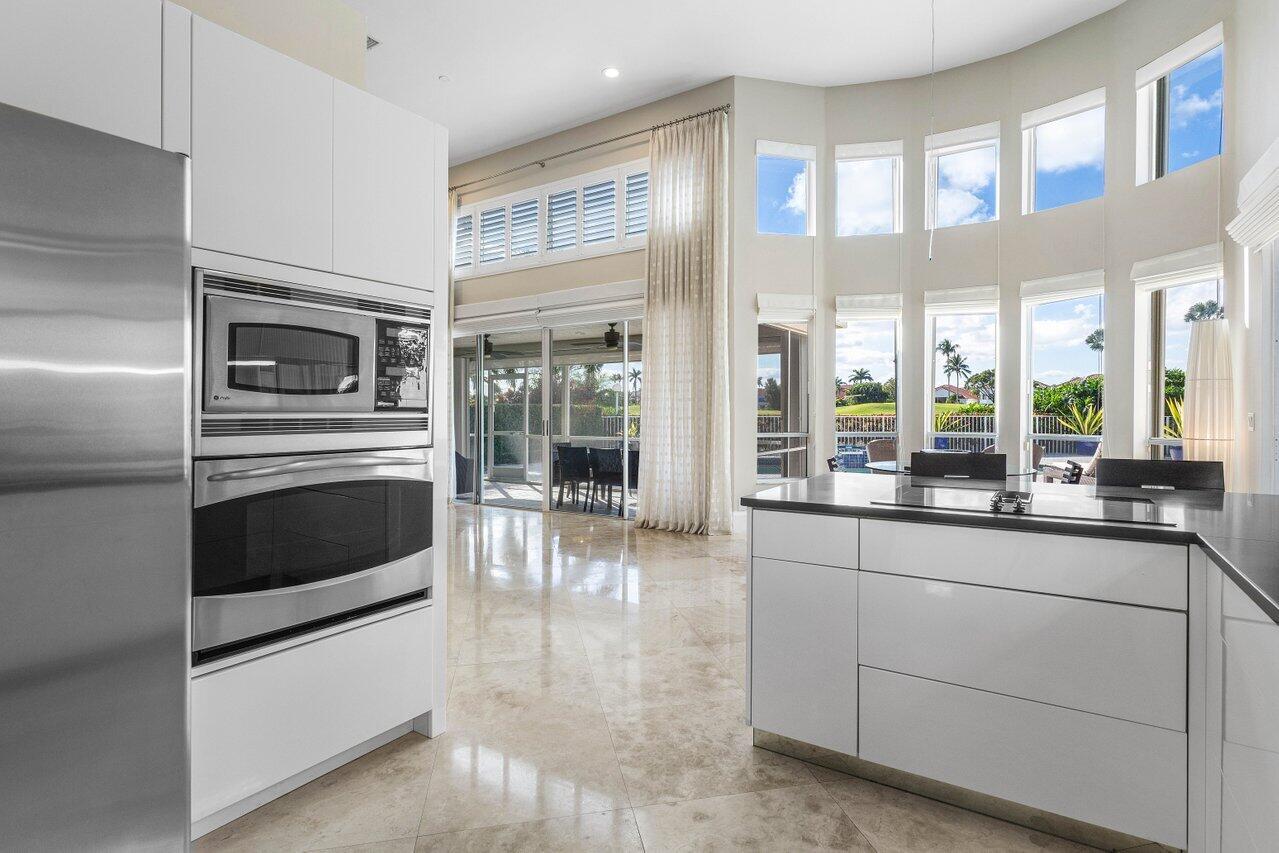 17111 Huntington Park Way Boca Raton, FL 33496 - Photo 14 of 59 Kitchen