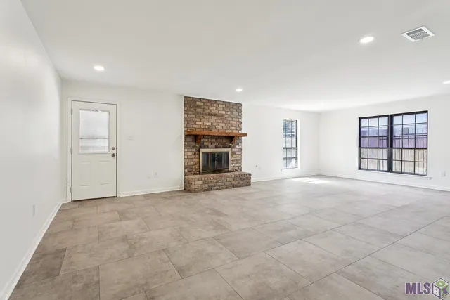 $2,300 | 5705 Antioch Boulevard, St. George, LA 70817