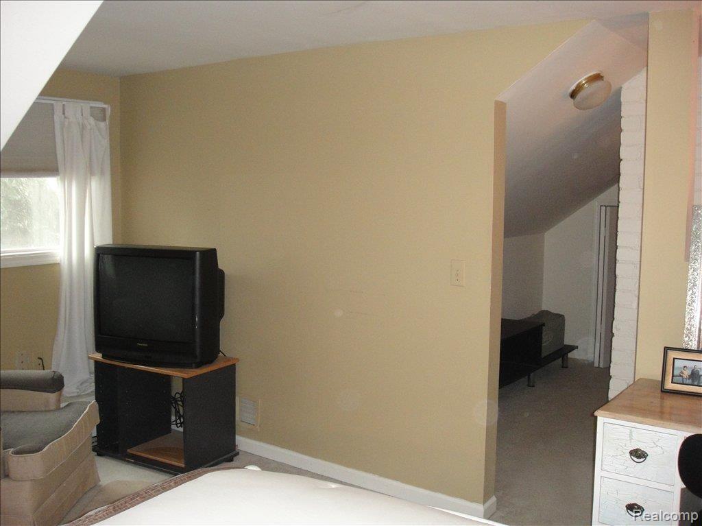 403 North Castell Avenue Rochester, MI 48307 - Photo 13 of 25 Upper Level3