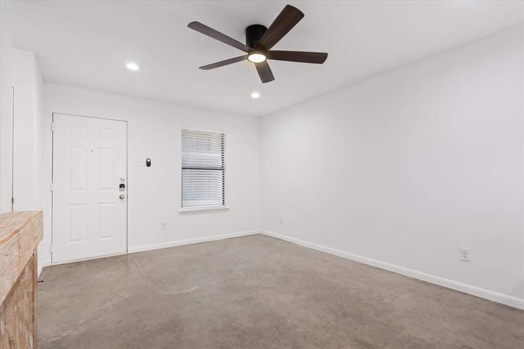 1326 South 12th Street Waco, TX 76706 - Photo 5 of 25 an empty room