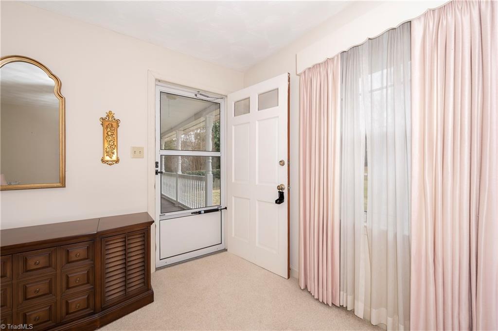 817 Ransom Road Winston-Salem, NC 27106 - Photo 3 of 25 Gallery Image 3
