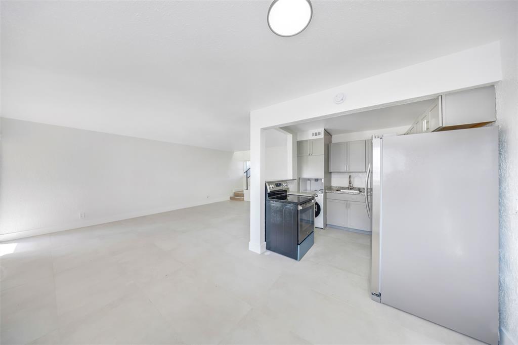 20 Northwest 7th Avenue Pompano Beach, FL 33060 - Photo 5 of 22 a view of kitchen