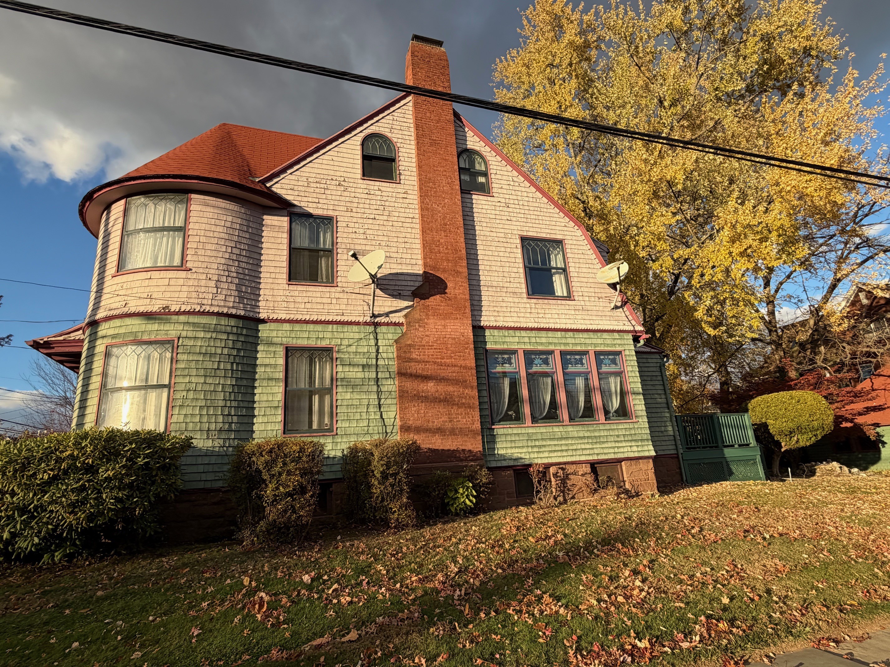 518 Prospect Avenue Hartford, CT 06105 - Photo 38 of 39 a front view of a house with a yard
