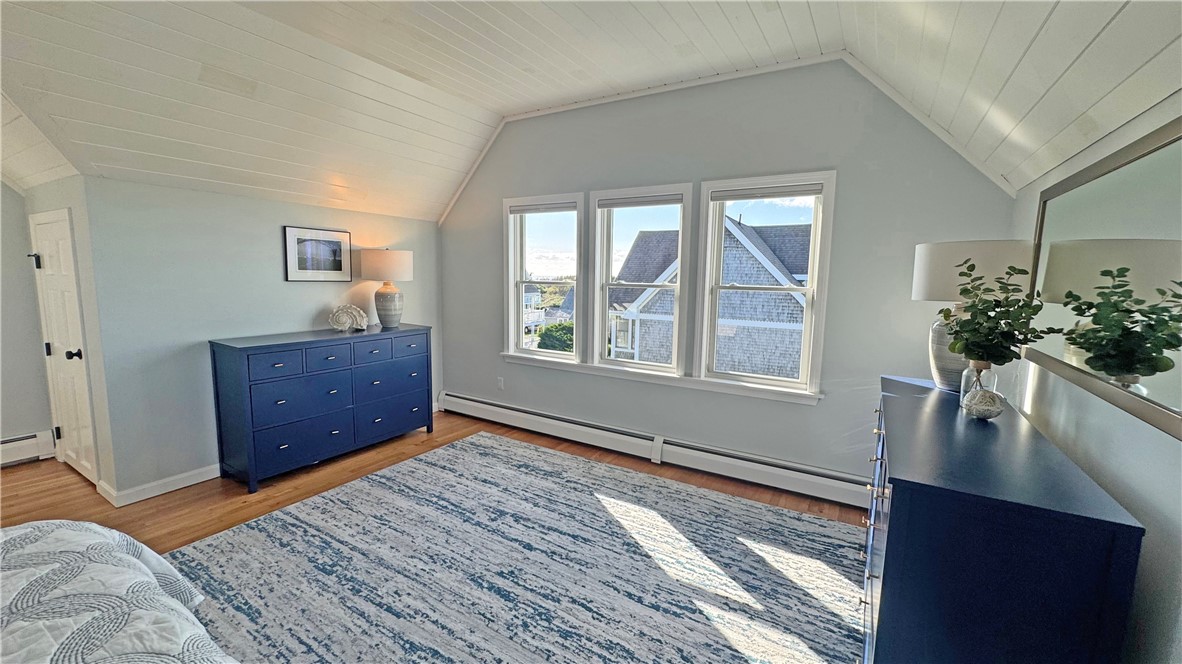 1712 Corn Neck Road, Unit 2 Block Island, RI 02807 - Photo 28 of 38 3rd floor primary suite