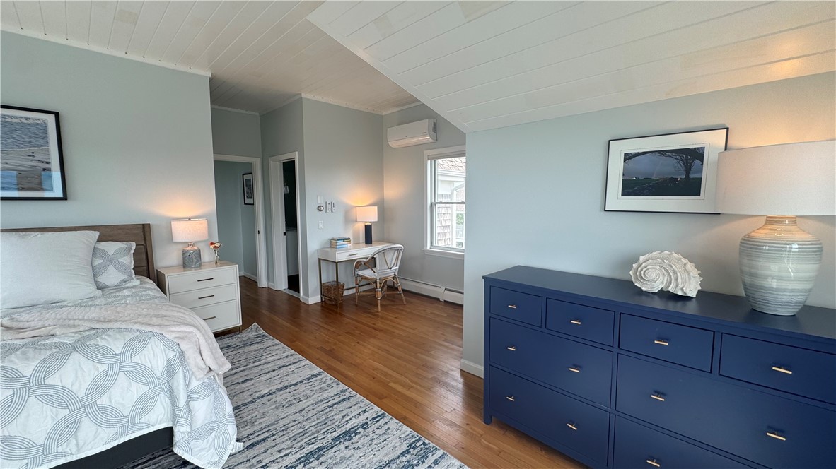 1712 Corn Neck Road, Unit 2 Block Island, RI 02807 - Photo 29 of 38 3rd floor primary suite