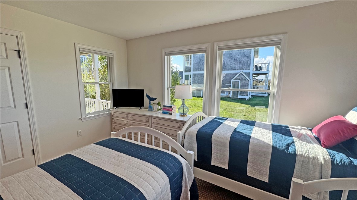 1712 Corn Neck Road, Unit 2 Block Island, RI 02807 - Photo 9 of 38 1st floor guest bedroom