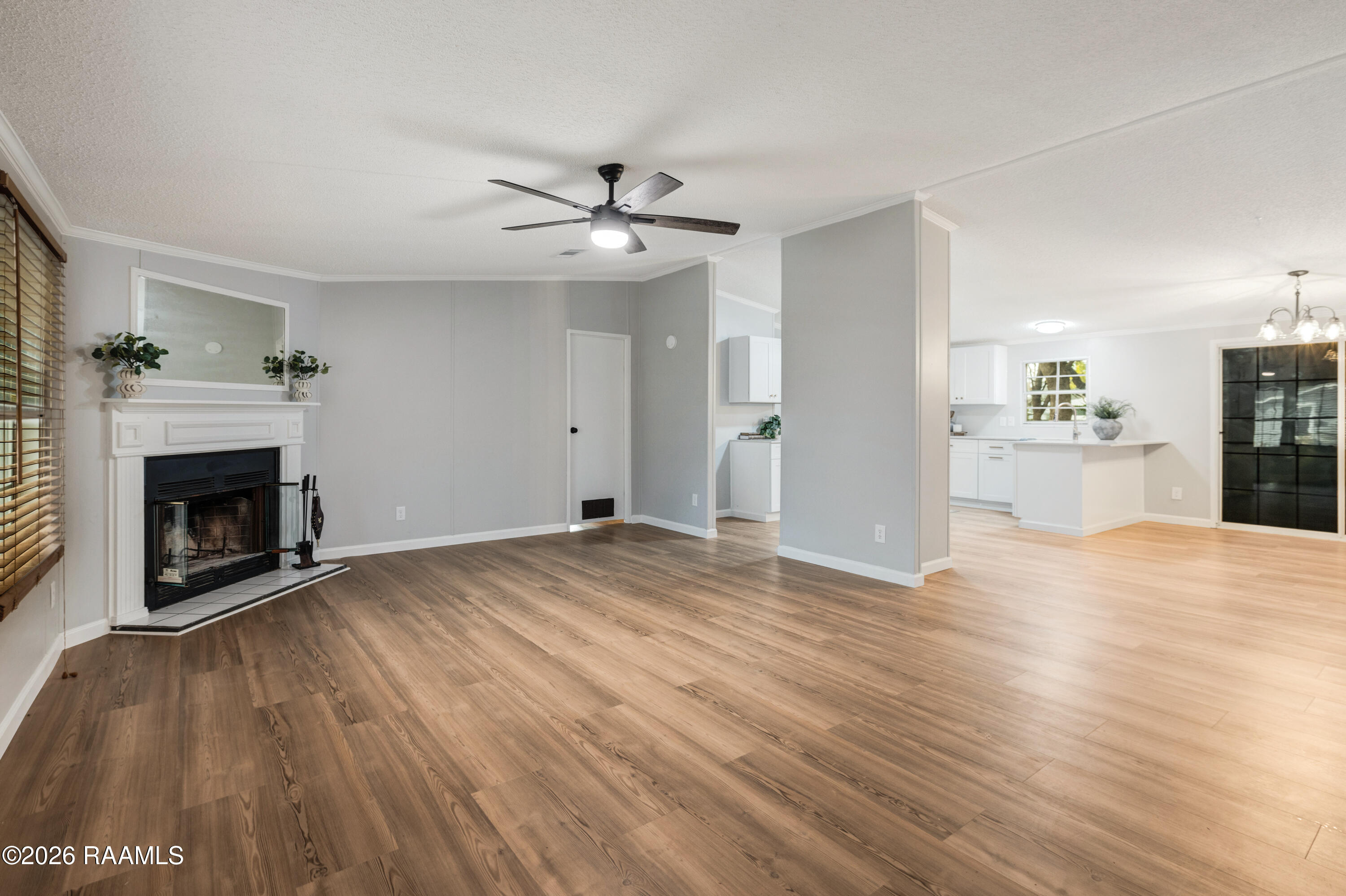 913 West 10th Street Kaplan, LA 70548 - Photo 3 of 15 IMG_0815