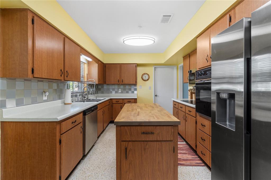 207 West Wheeler Road Seffner, FL 33584 - Photo 13 of 43