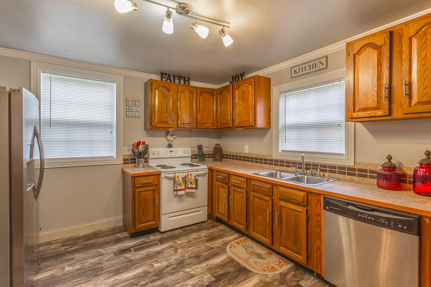 2516 Corral Road Signal Mountain, TN 37377 - Photo 14 of 39 2516 Corral Interiors-22