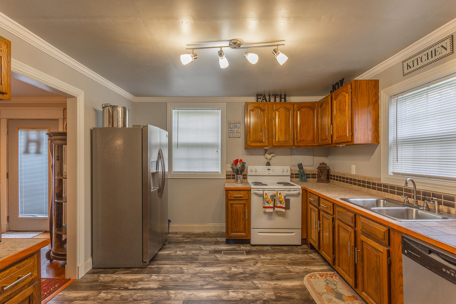 2516 Corral Road Signal Mountain, TN 37377 - Photo 16 of 39 2516 Corral Interiors-23