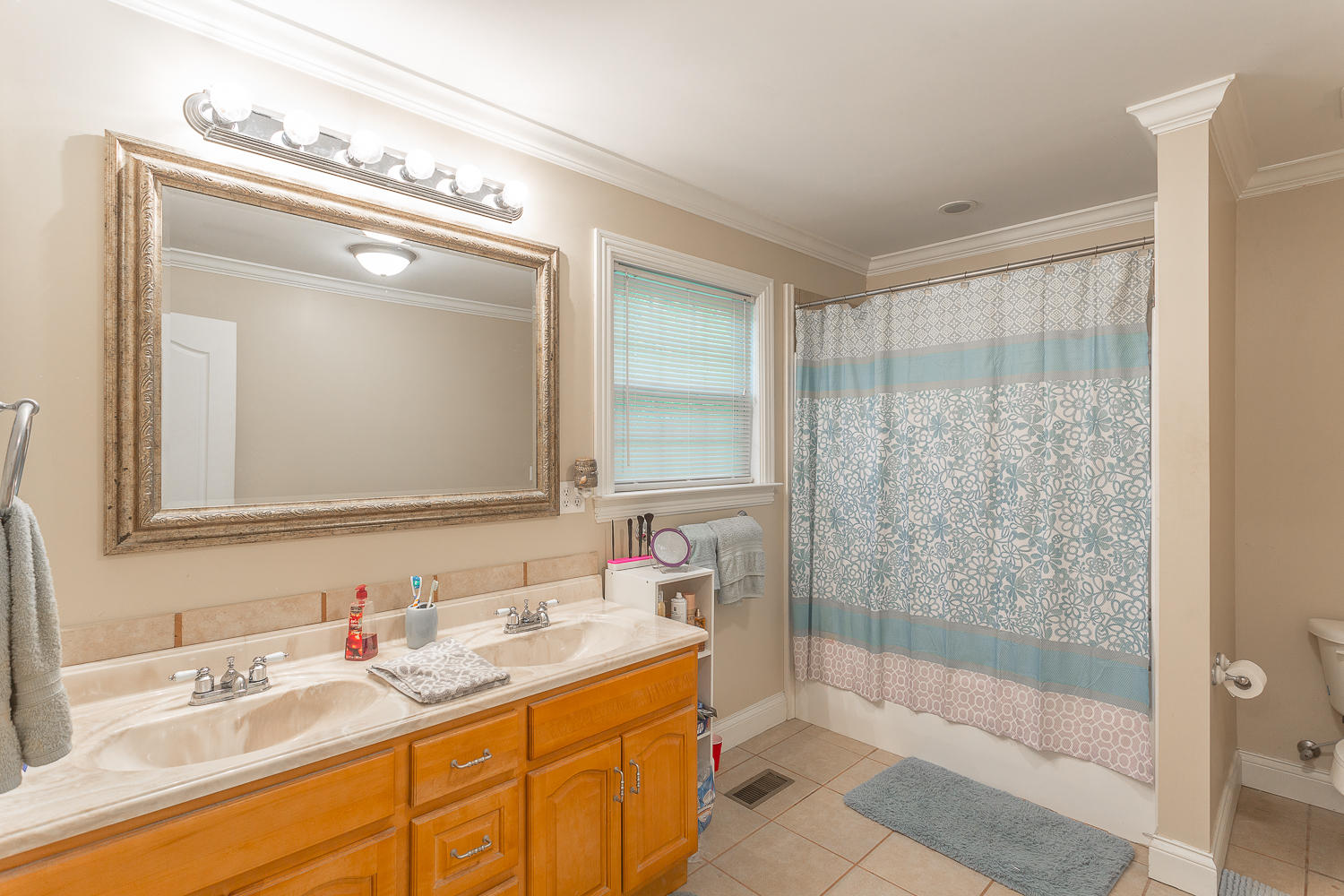2516 Corral Road Signal Mountain, TN 37377 - Photo 24 of 39 2516 Corral Interiors-12