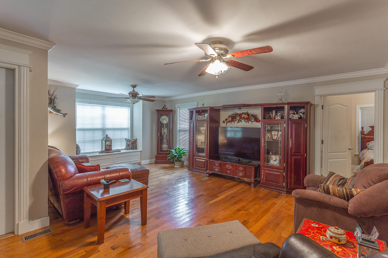 2516 Corral Road Signal Mountain, TN 37377 - Photo 7 of 39 2516 Corral Interiors-3