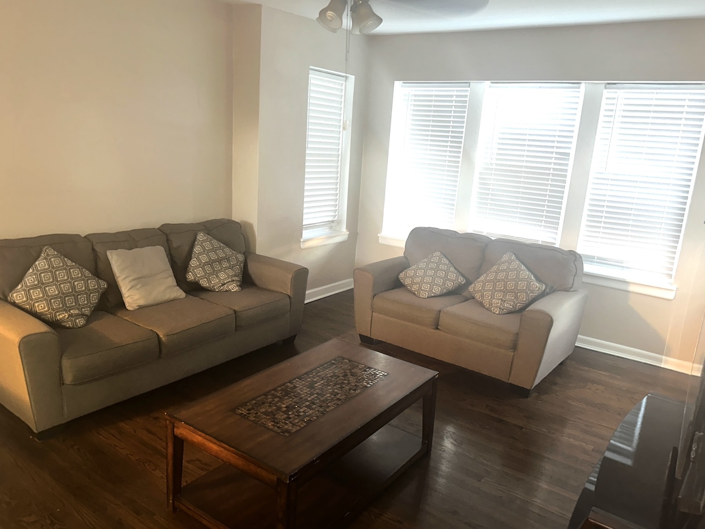 3752 West Giddings Street, Unit 3 Chicago, IL 60625 - Photo 4 of 20