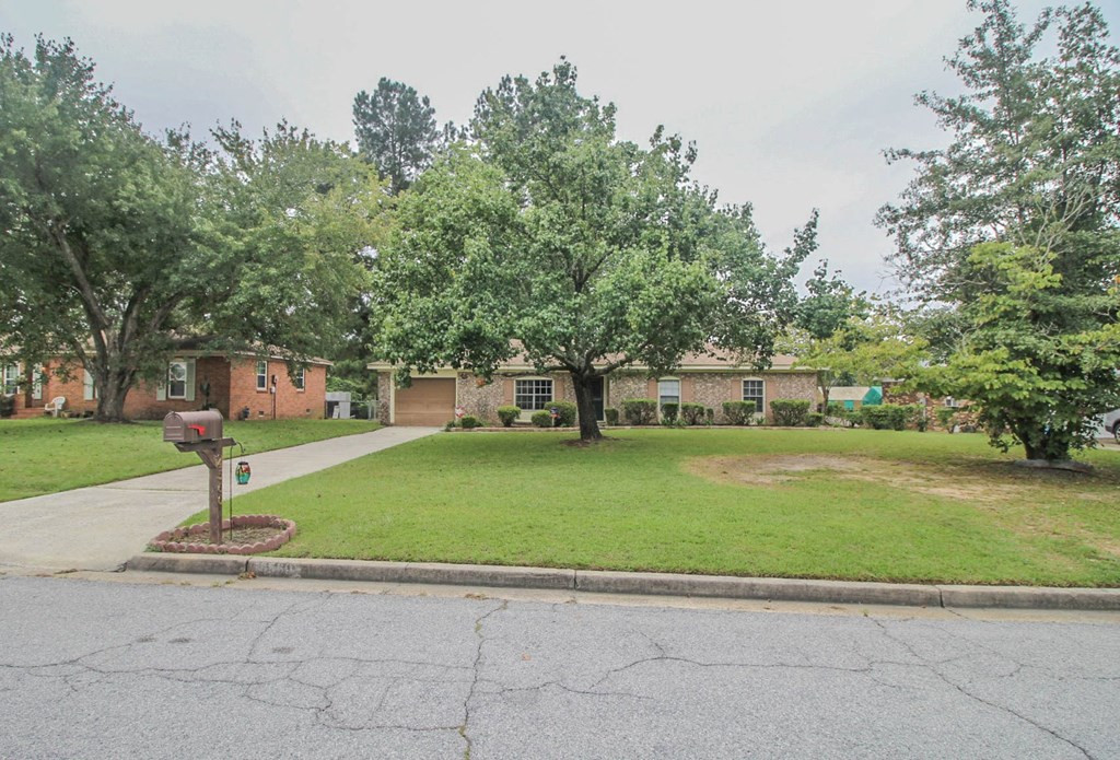 4560 Colonial Road Martinez, GA 30907 - Photo 4 of 25