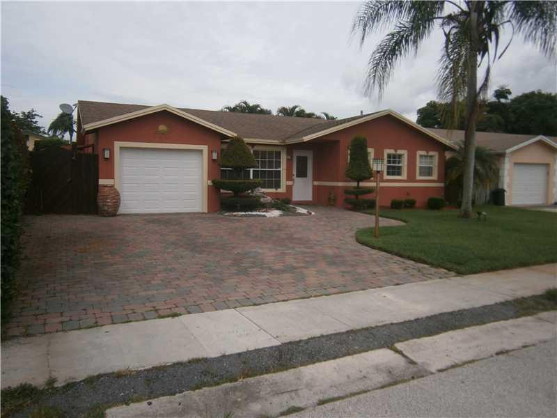 22652 Southwest 65th Terrace Boca Raton, FL 33428 - Photo 1 of 12 Exterior Front
