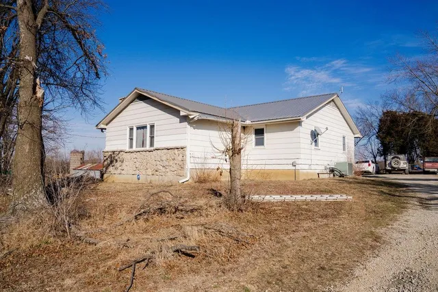 $330,000 | 20081 Spring Hill Road, Parsons, KS 67357