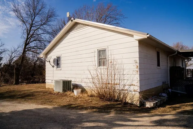 $330,000 | 20081 Spring Hill Road, Parsons, KS 67357