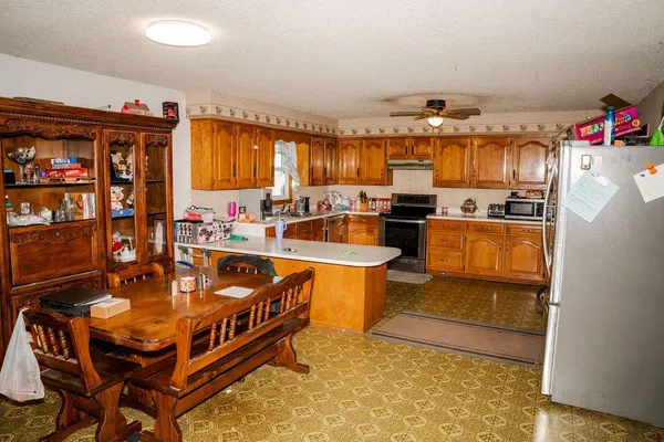 $330,000 | 20081 Spring Hill Road, Parsons, KS 67357