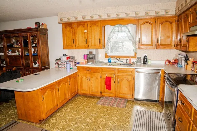 $330,000 | 20081 Spring Hill Road, Parsons, KS 67357