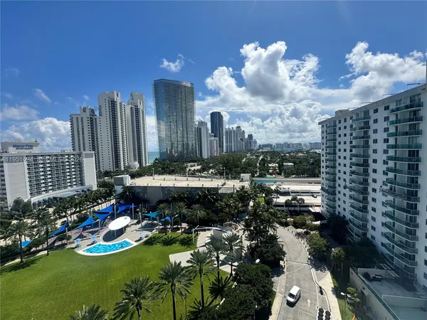$4,400 | 19370 Collins Avenue, Unit 1427, Sunny Isles Beach, FL 33160
