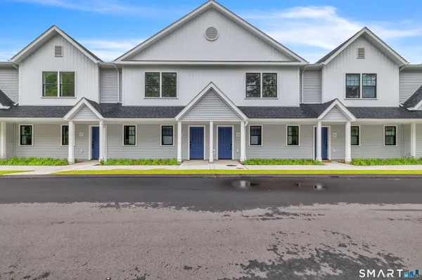 $404,900 | 138 Boston Post Road, Unit 17, East Lyme, CT 06333