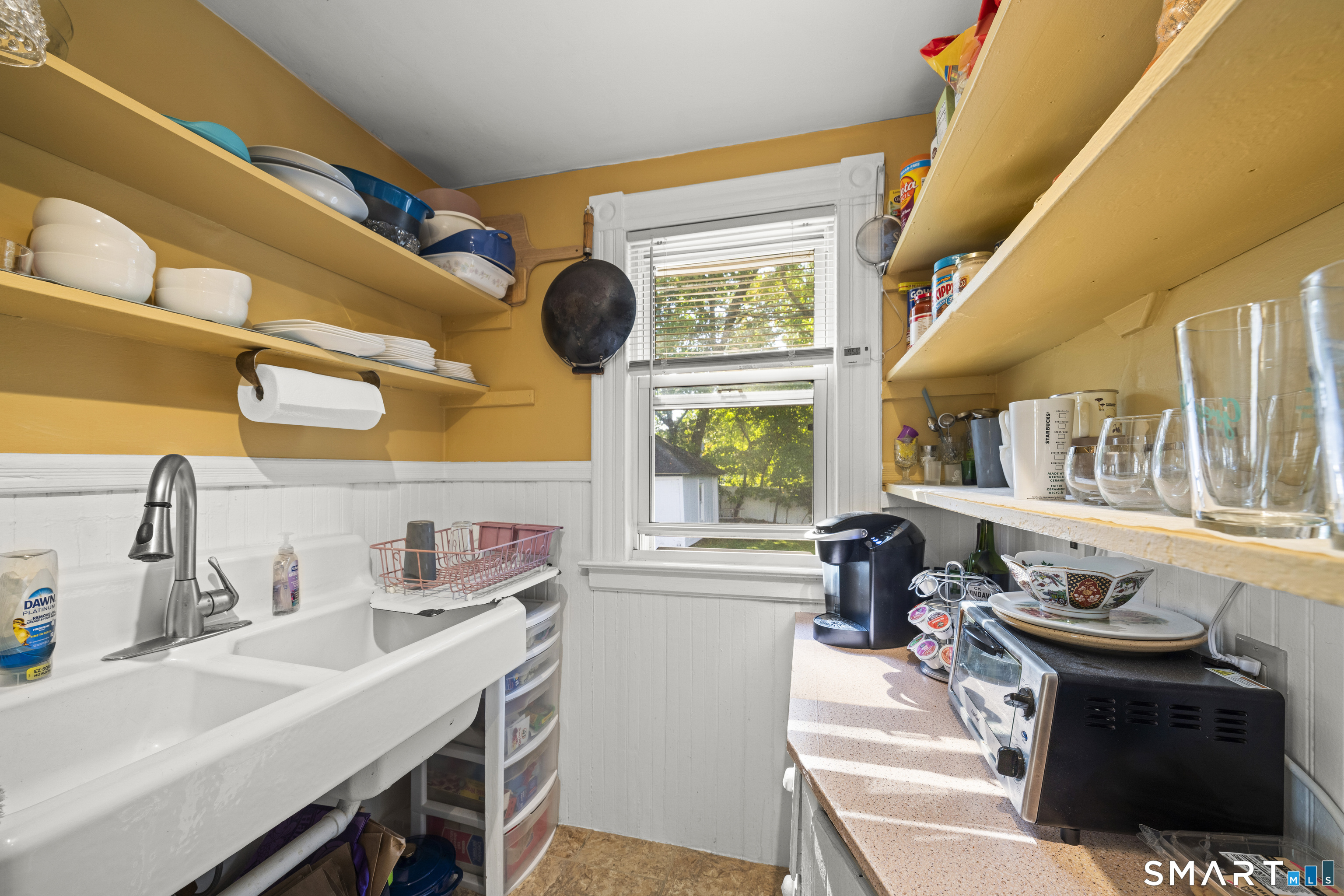52 Russell Street Manchester, CT 06040 - Photo 8 of 37 Gallery Image 8