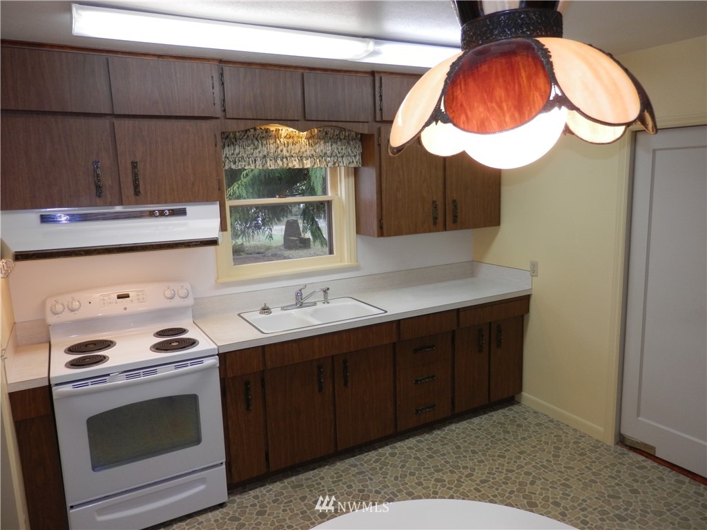 3023 Wheaton Way Bremerton, WA 98310 - Photo 11 of 23 Gallery Image 11