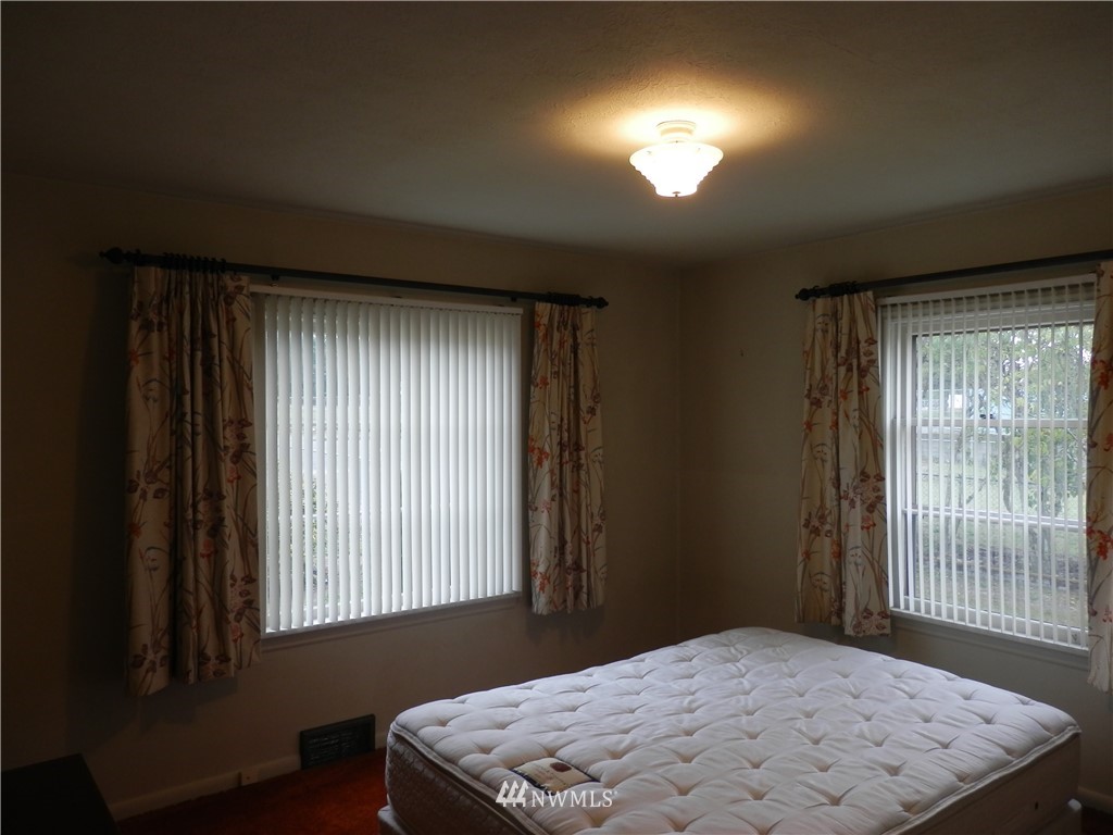 3023 Wheaton Way Bremerton, WA 98310 - Photo 13 of 23 Gallery Image 13