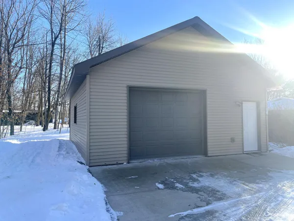 $825,000 | 38919 East Union Drive, Erskine, MN 56535