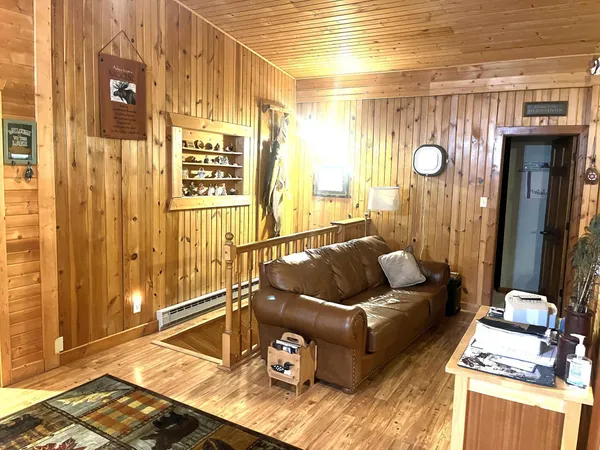 $825,000 | 38919 East Union Drive, Erskine, MN 56535